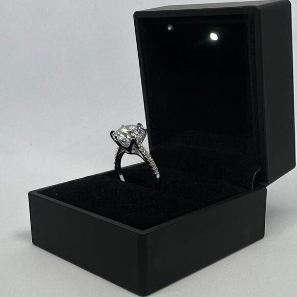 5 Carat Moissanite Ring 6 Prong Brilliant Round Cut 18K 925 GRA Certified - Picture 10 of 12